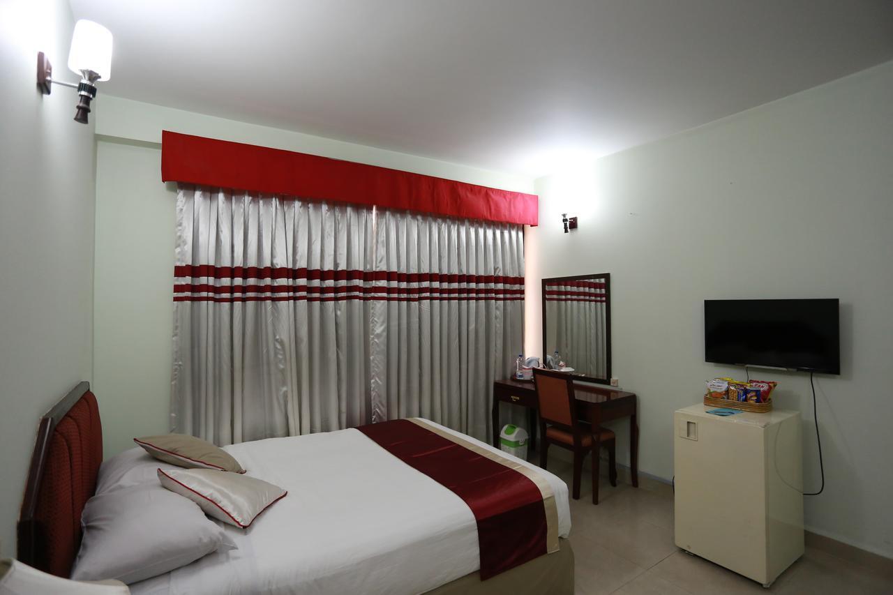 Meridian Hotel & Restaurant Dakhin Kattali Luaran gambar